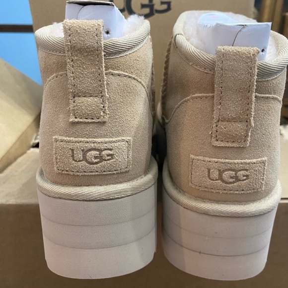 UGG Classic Ultra Mini Platform Driftwood - Picture 9 of 10